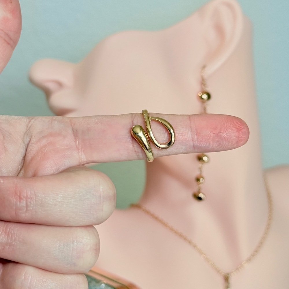 ⚜️ Elegant Gold Snake Ring - Picture 3 of 5
